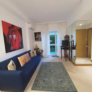  Apartment In Mc Center, 5min Walk To Casino & The Port And 1min From Underground Train Station